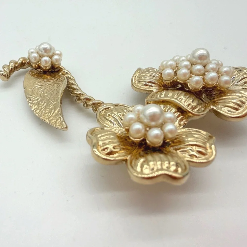 Butler & Wilson‎ Gold Floral Brooch Faux Pearl Cluster Statement Designer Pin